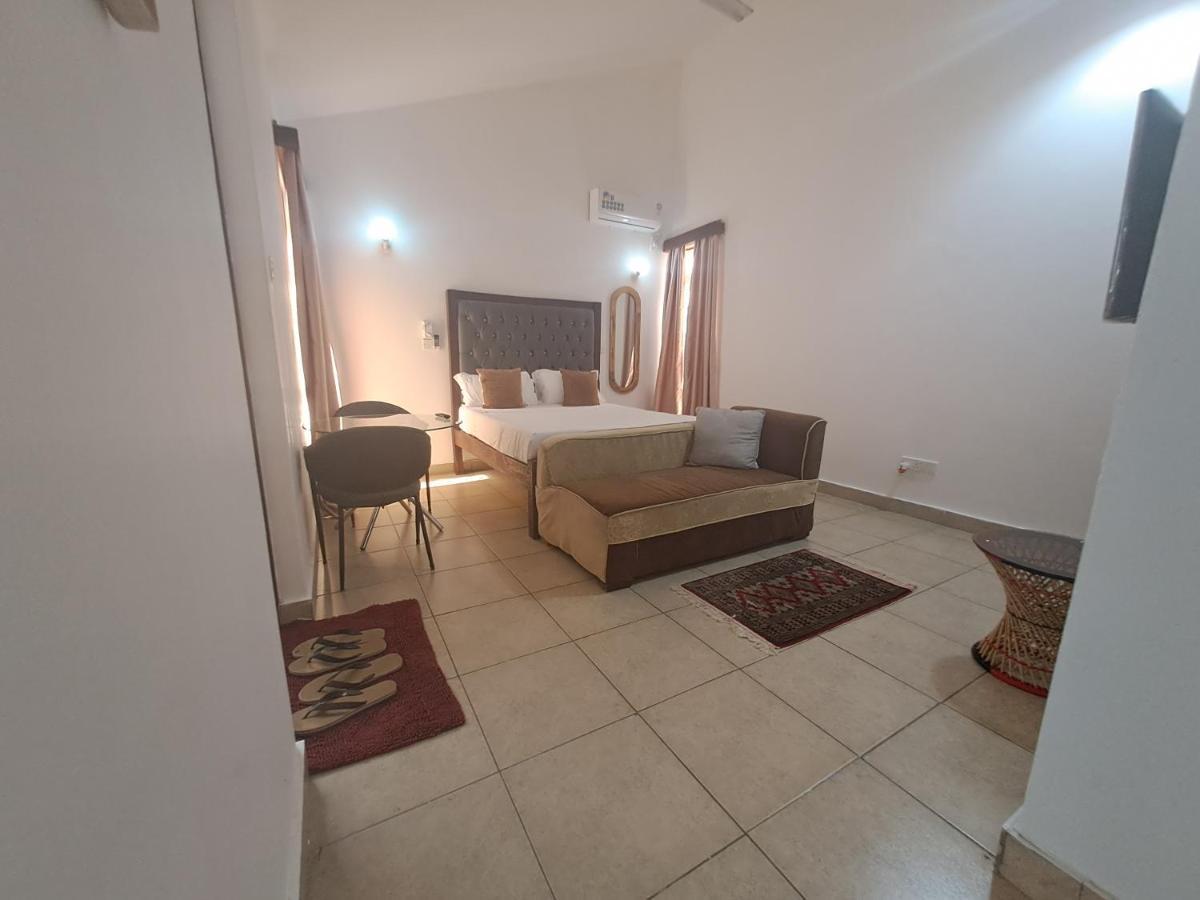 Ary Homestay Nyali- A Walk Away From City Mall Mombasa Exterior photo